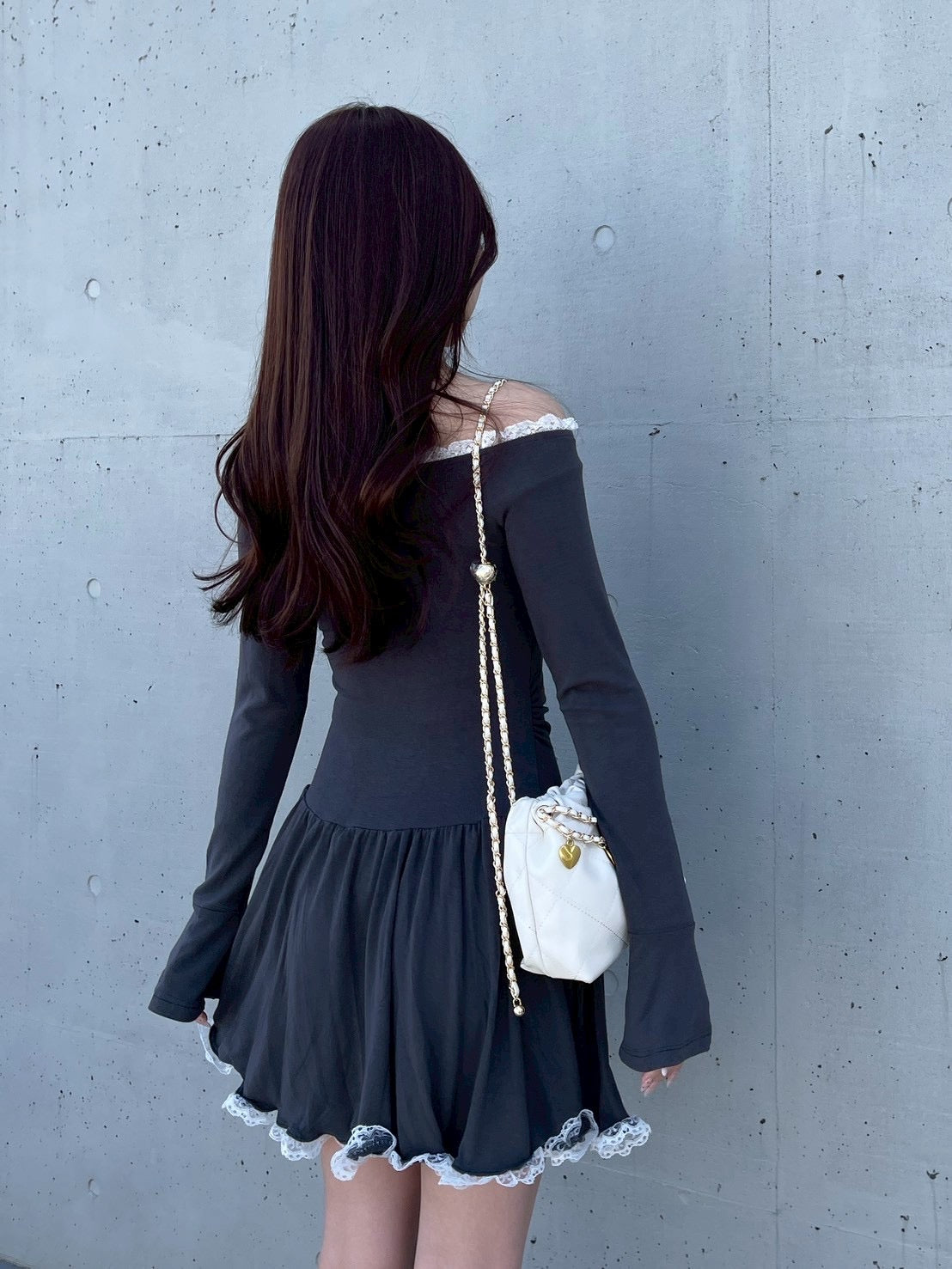 LIZLISA系二段フレアオフショルダービックリボンミニワンピース未使用 LIZLISA系二段フレアオフショルダービックリボンミニワンピース