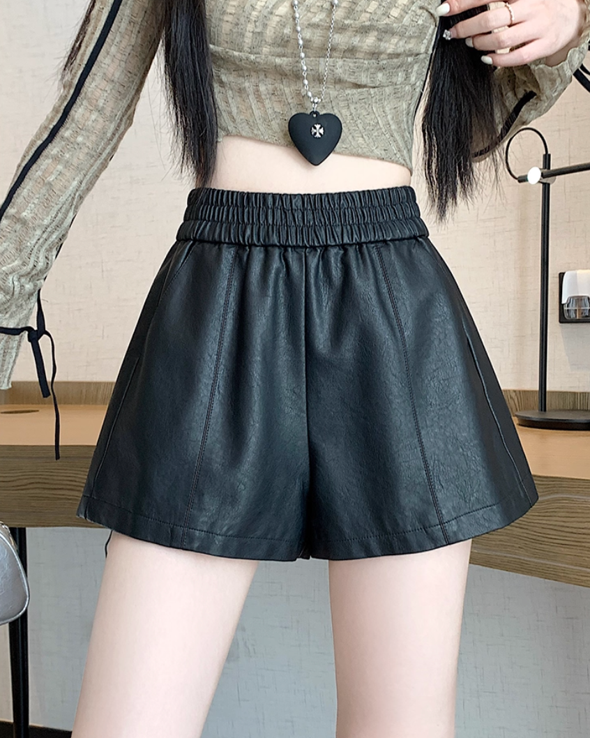 ハイウエストAラインフェイクレザーショートパンツ Mc 625