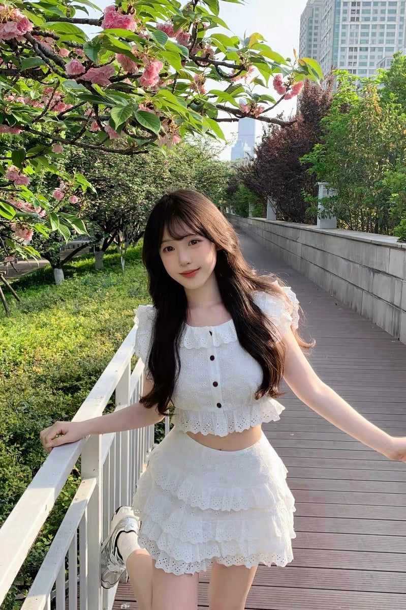 TaylorMade テーラーメイド　セットアップ　フリル　ハイネック　スカート TaylorMadeGOLF テーラーメイド セットアップ ハイネック フリル