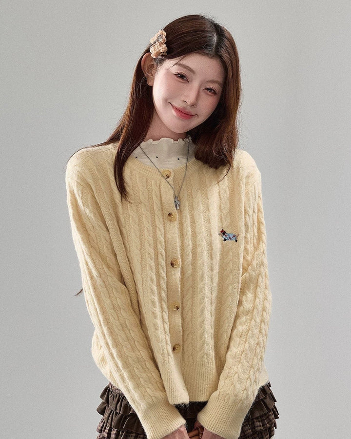 ケーブルニット刺繍カーディガン Mc 575